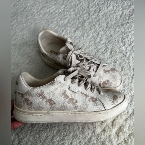 Coach - Picture 1 of 3